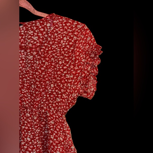 Red and white floral smocked ruffle sleeve women’s short sleeve blouse top boho - Picture 2 of 6